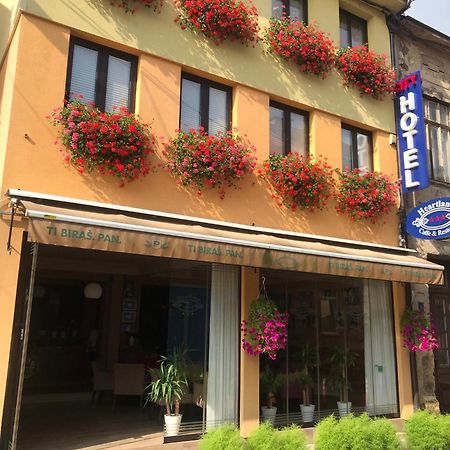 Heartland City B&B Тузла Экстерьер фото