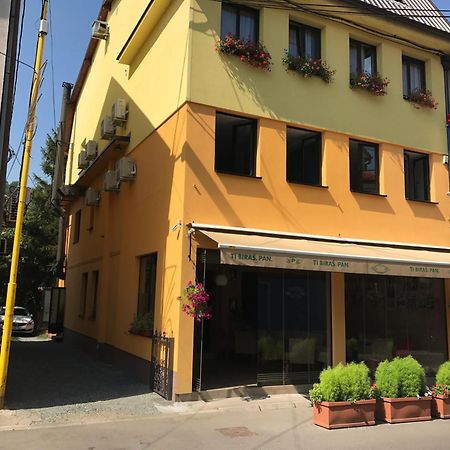 Heartland City B&B Тузла Экстерьер фото
