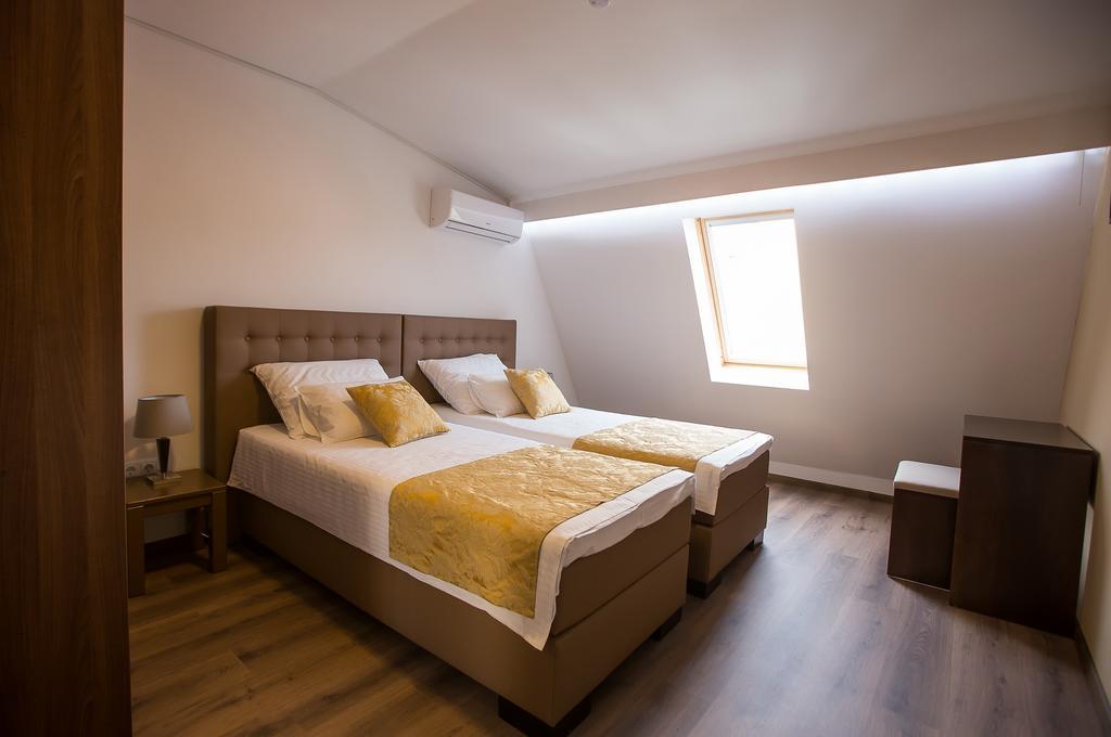 Heartland City B&B Тузла Экстерьер фото