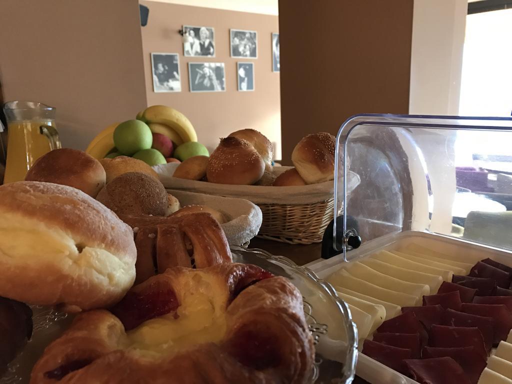 Heartland City B&B Тузла Экстерьер фото