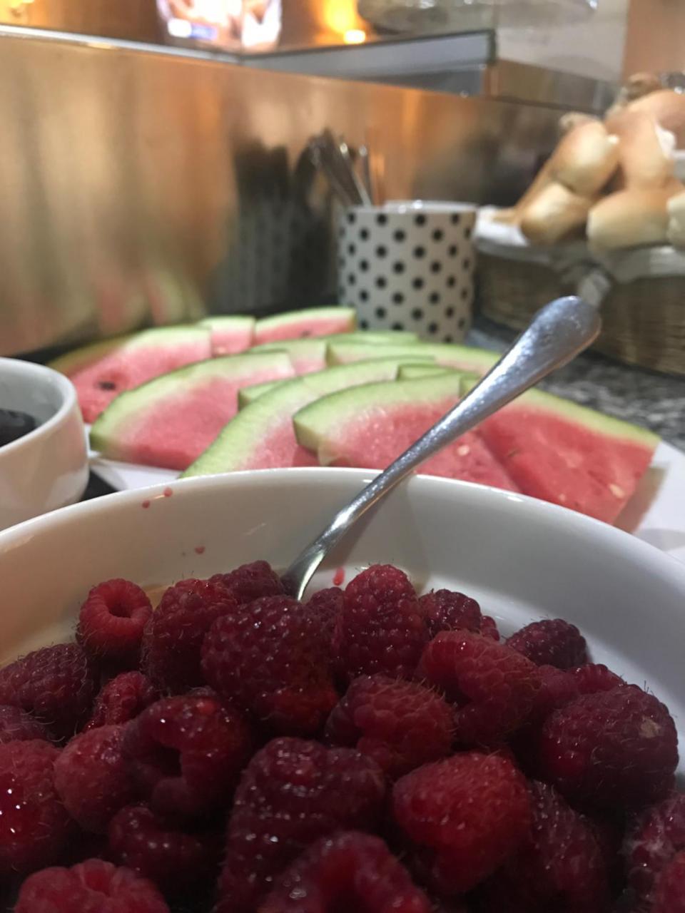 Heartland City B&B Тузла Экстерьер фото